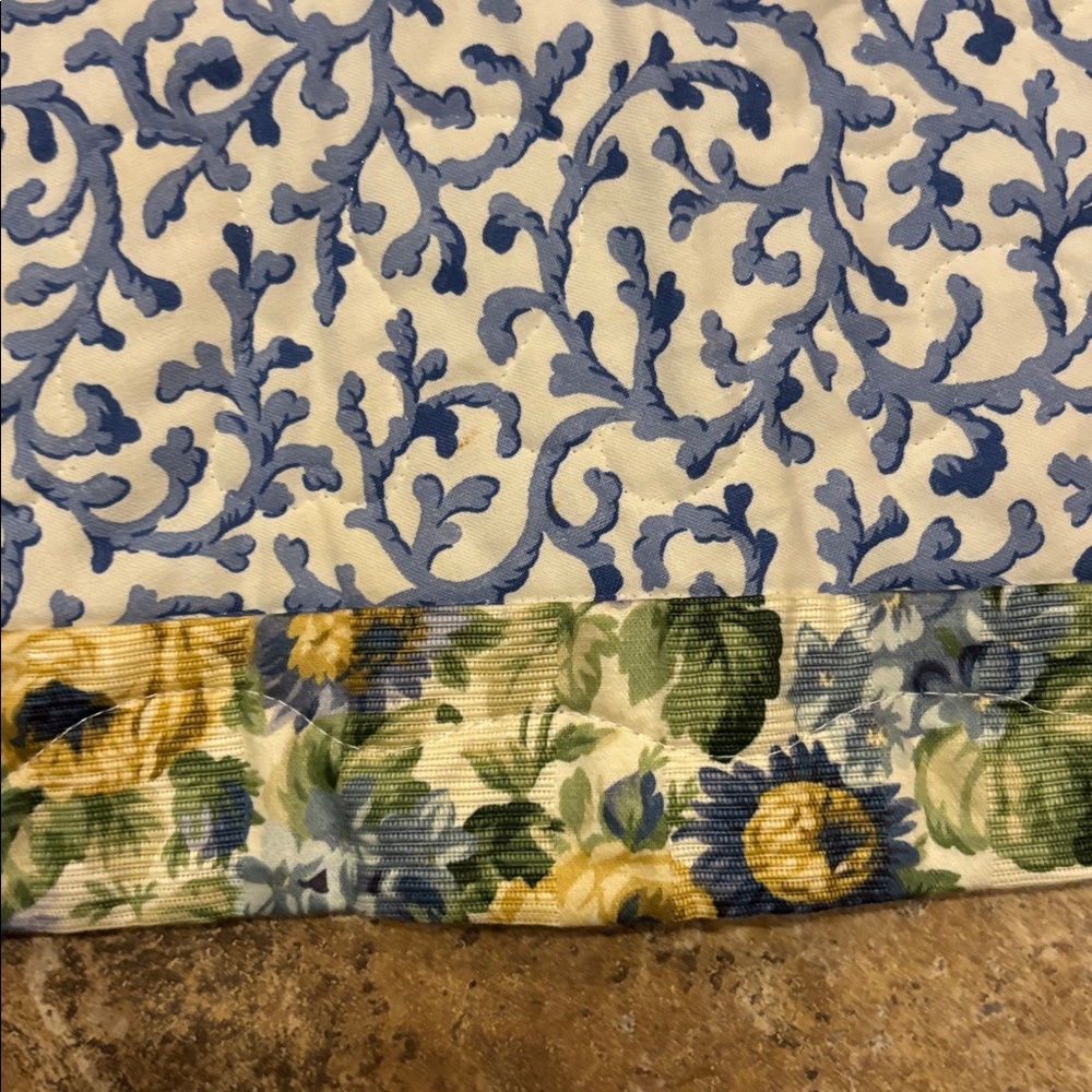 Large Octagonal Table Runner Mat -  reversible - Picture 3 of 4